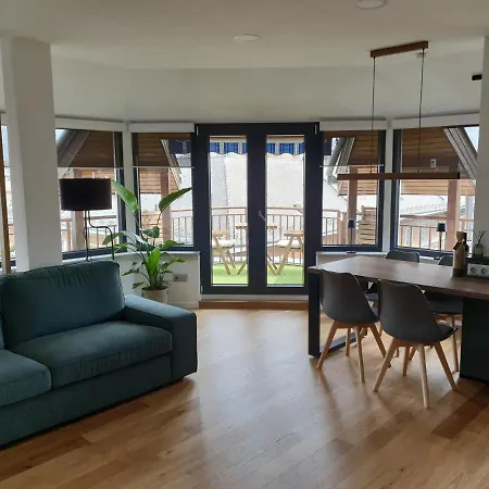 Modern Floor Loft With Balcony Apartmán