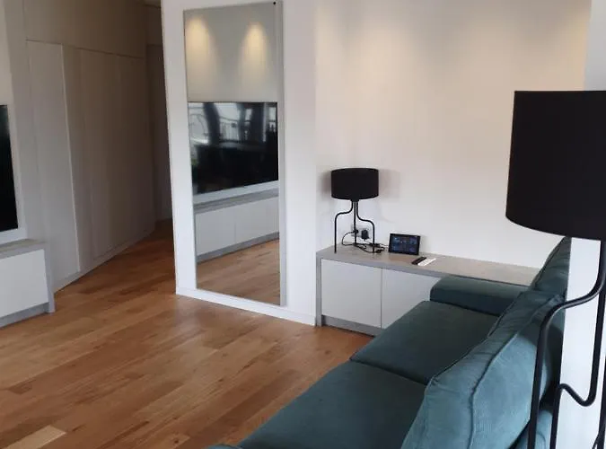 Modern Floor Loft With Balcony *