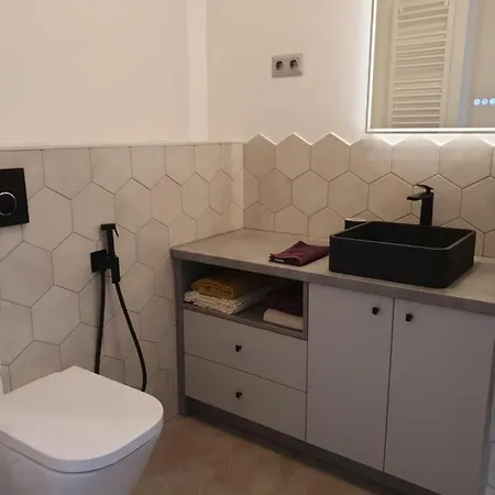 Διαμέρισμα Modern Floor Loft With Balcony *